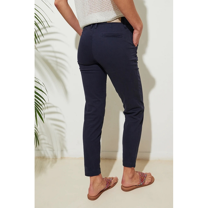 Les petites bombes V12B001 NAOMIE1452101_2