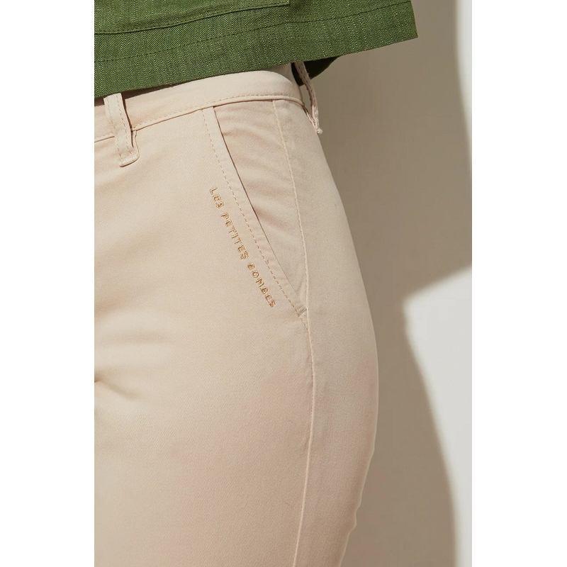 Les petites bombes V12B001 NAOMIE1456501_3