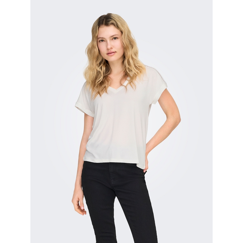 Only FREE LIFE SS VNECK LACE TOP JRS
