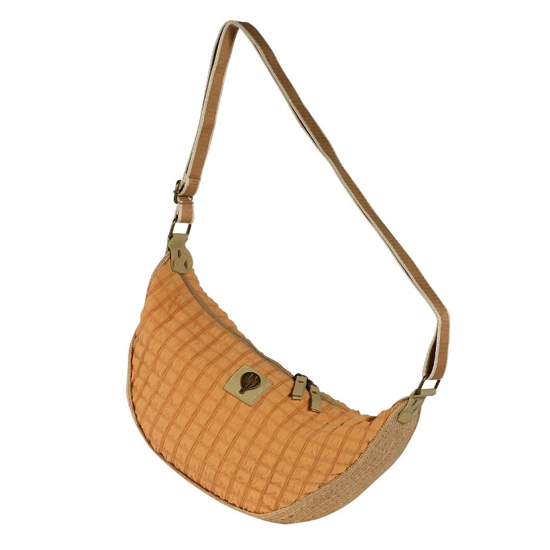 Le voyage en panier PM 882