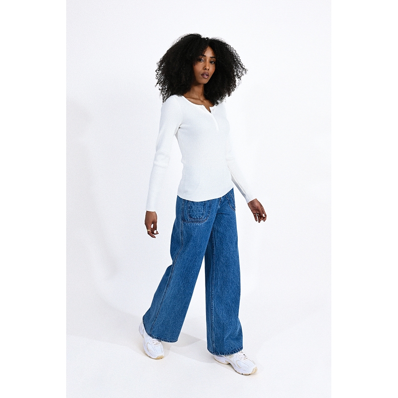 Molly bracken LA9079335001_3