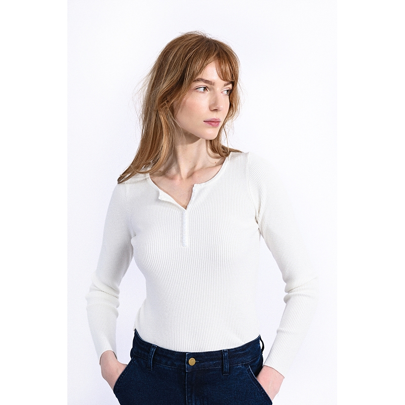 Molly bracken LA9079335001_4