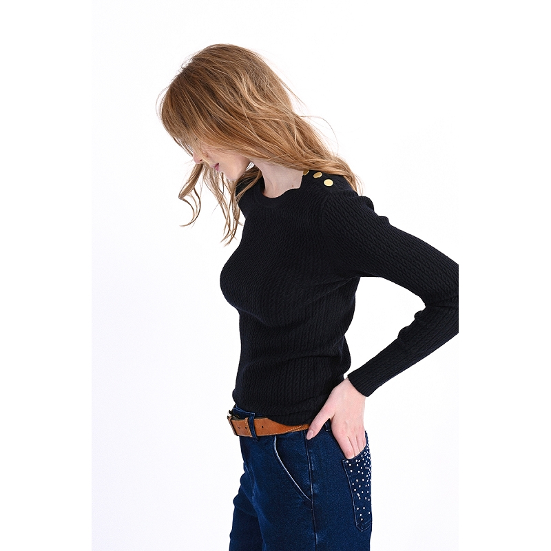 Molly bracken LA9069336701_4
